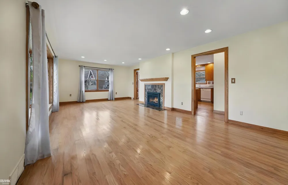 28900 S River Road Harrison Charter Township, MI 48045