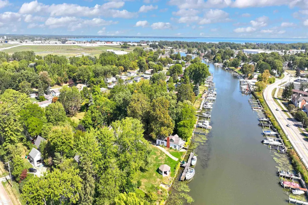28900 S River Road Harrison Charter Township, MI 48045