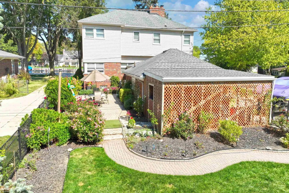 28900 S River Road Harrison Charter Township, MI 48045