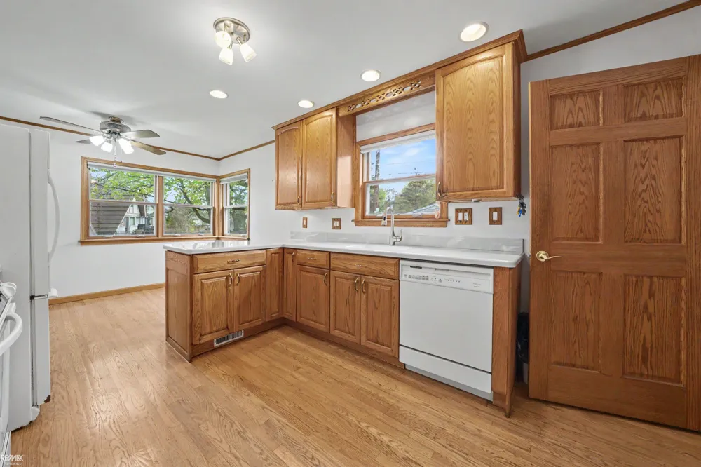 28900 S River Road Harrison Charter Township, MI 48045