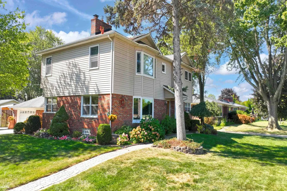28900 S River Road Harrison Charter Township, MI 48045
