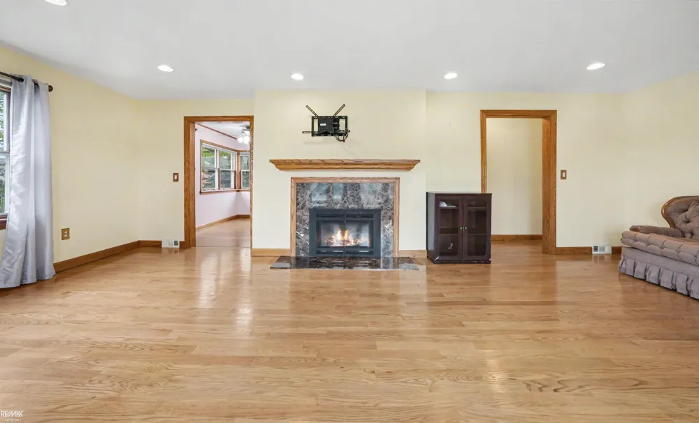 28900 S River Road Harrison Charter Township, MI 48045