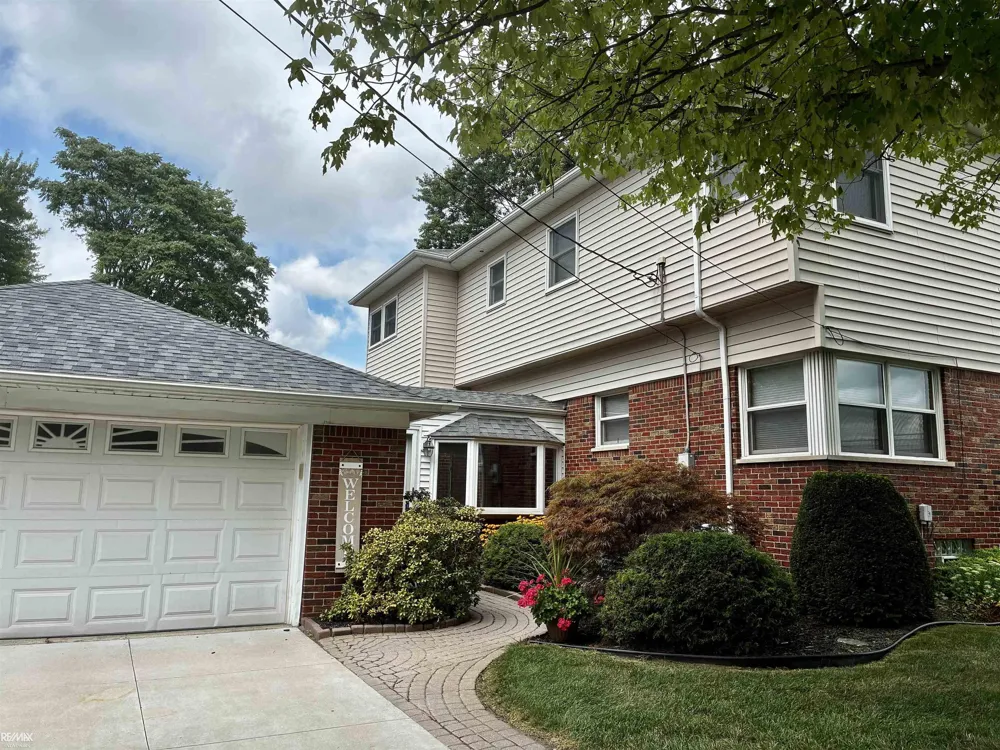 28900 S River Road Harrison Charter Township, MI 48045