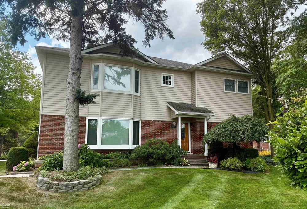 28900 S River Road Harrison Charter Township, MI 48045