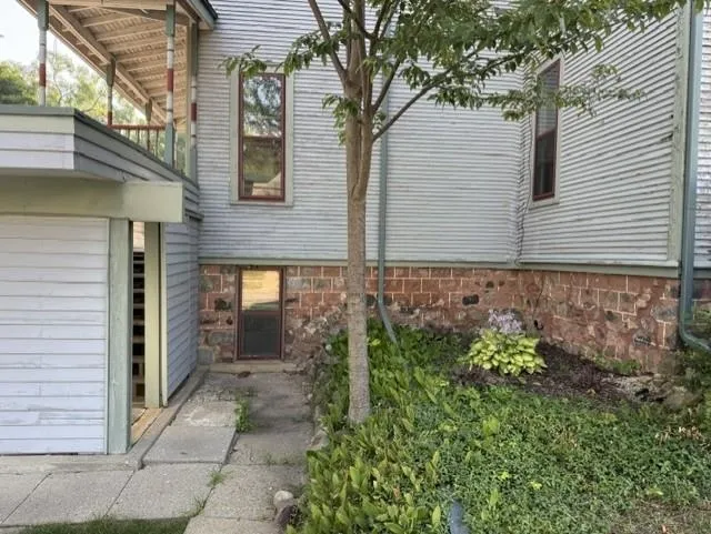 424 Center Street Alma City, MI 48801