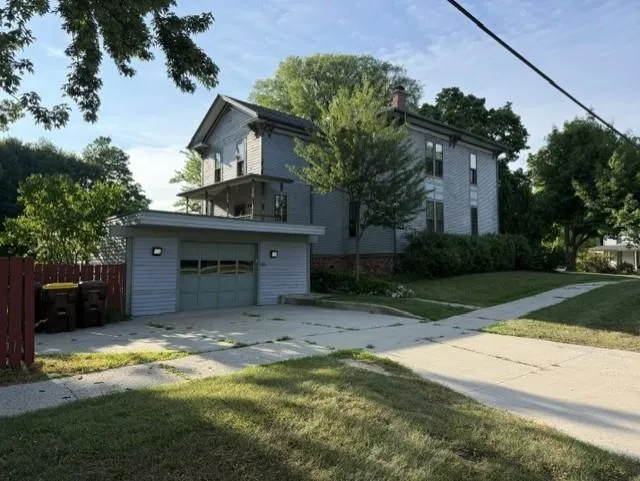 424 Center Street Alma City, MI 48801