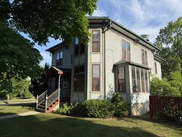 424 Center Street Alma City, MI 48801