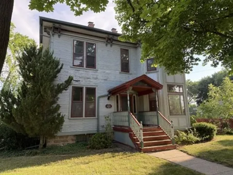 424 Center Street