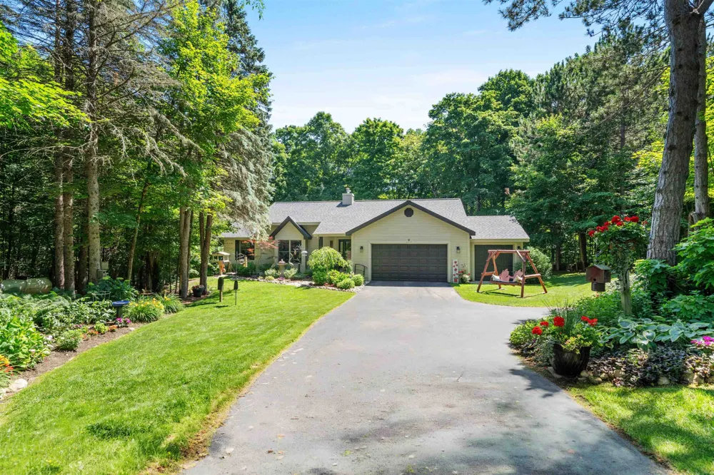 4490 Marykris Lane Long Lake Township, MI 49685