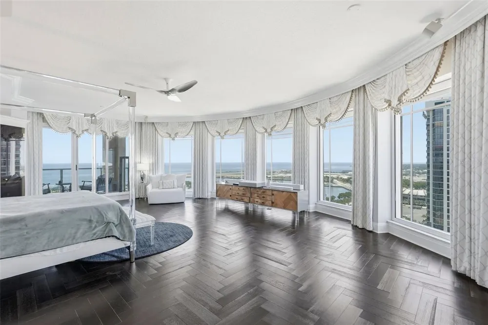100 BEACH DRIVE NE #1900 St Petersburg, FL 33701