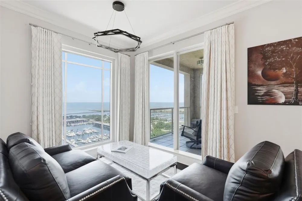 100 BEACH DRIVE NE #1900 St Petersburg, FL 33701