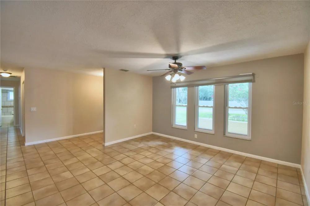 902 CRESTVIEW DRIVE Auburndale, FL 33823