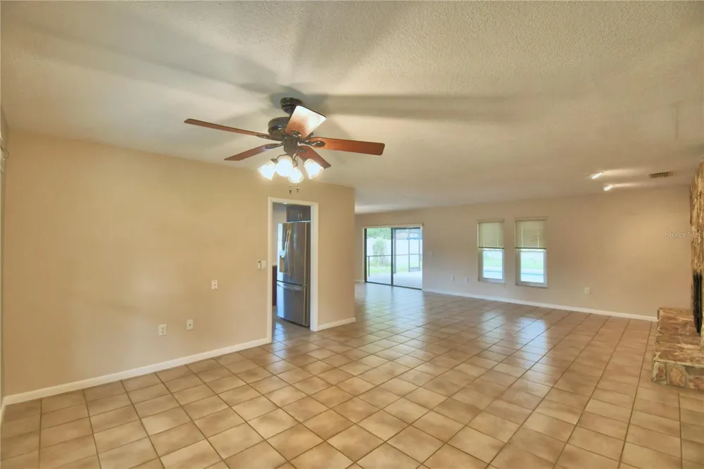902 CRESTVIEW DRIVE Auburndale, FL 33823