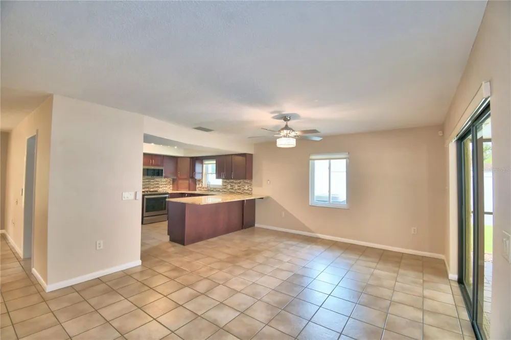 902 CRESTVIEW DRIVE Auburndale, FL 33823