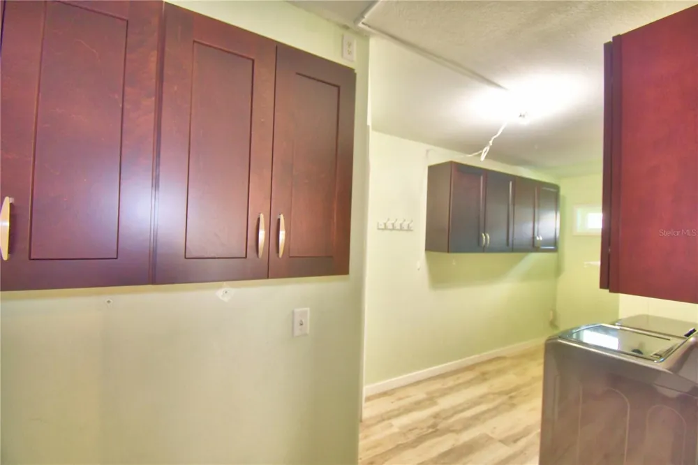 902 CRESTVIEW DRIVE Auburndale, FL 33823