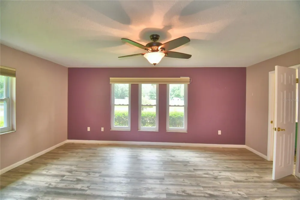 902 CRESTVIEW DRIVE Auburndale, FL 33823