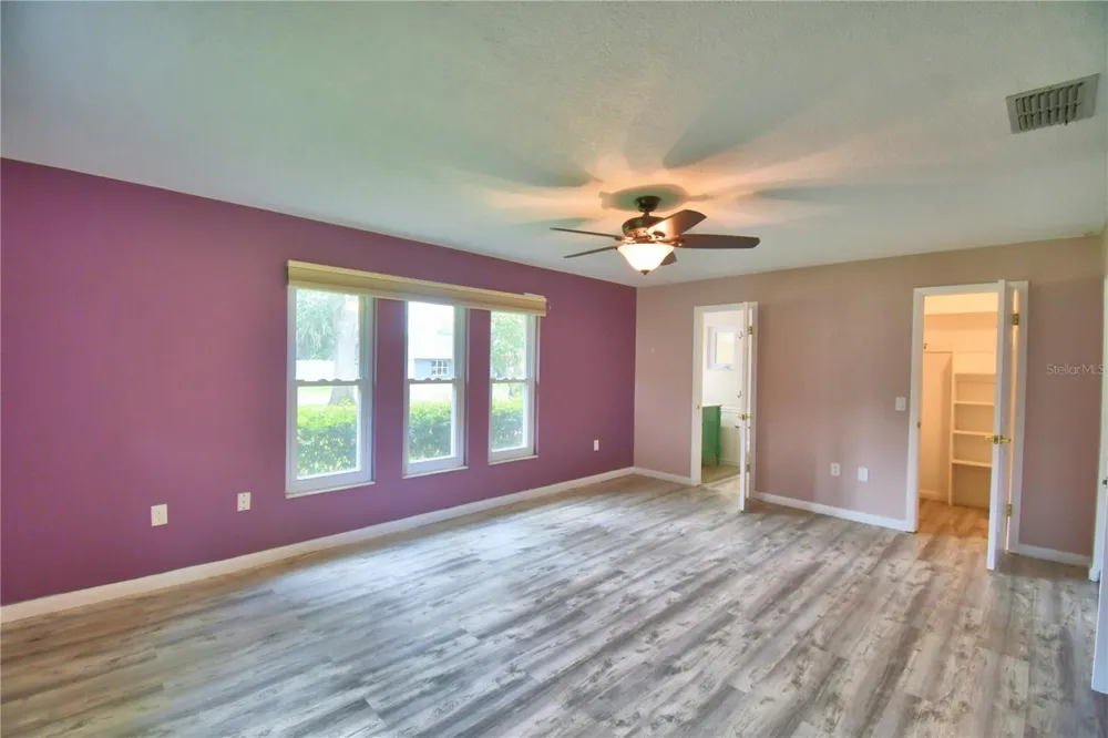 902 CRESTVIEW DRIVE Auburndale, FL 33823