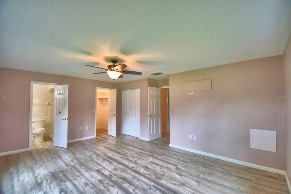 902 CRESTVIEW DRIVE Auburndale, FL 33823