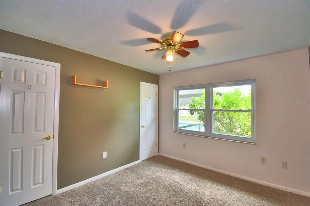 902 CRESTVIEW DRIVE Auburndale, FL 33823