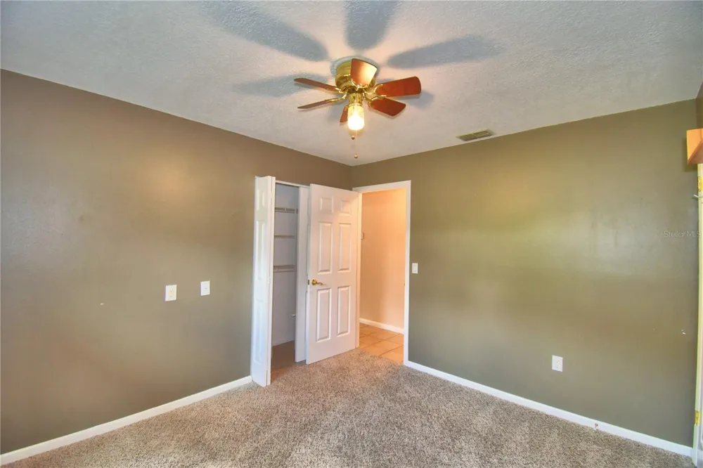 902 CRESTVIEW DRIVE Auburndale, FL 33823