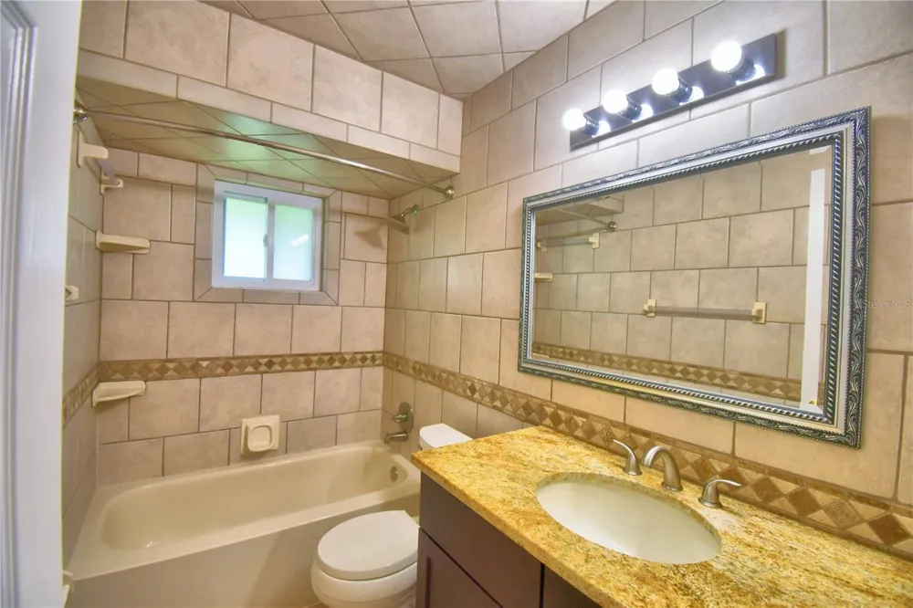 902 CRESTVIEW DRIVE Auburndale, FL 33823