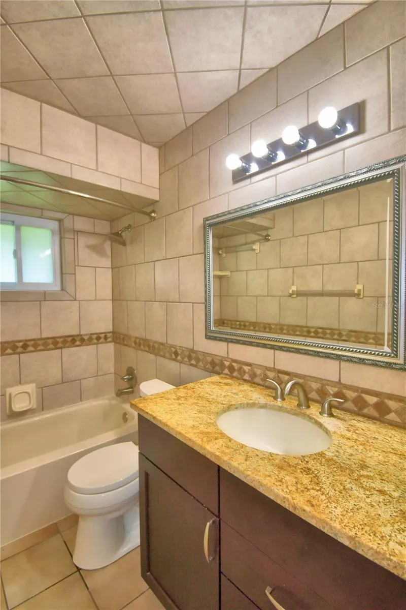 902 CRESTVIEW DRIVE Auburndale, FL 33823