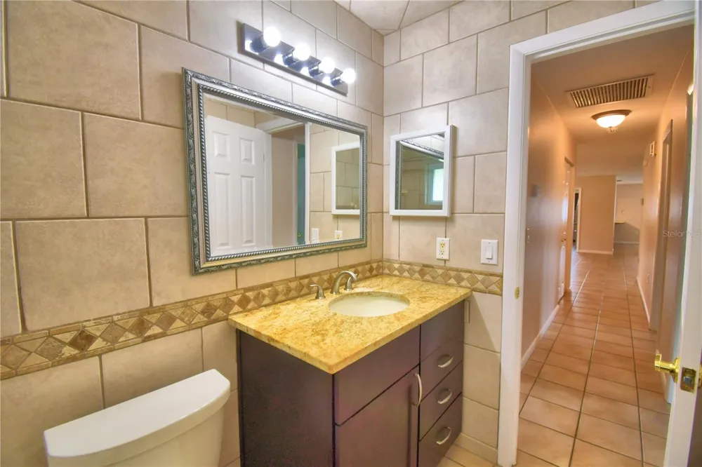 902 CRESTVIEW DRIVE Auburndale, FL 33823