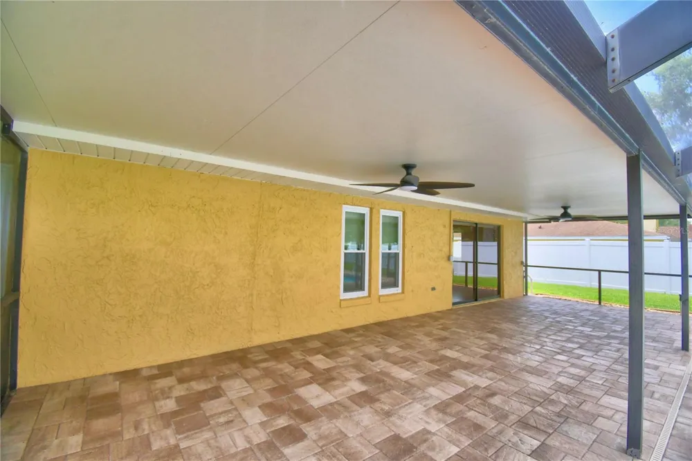 902 CRESTVIEW DRIVE Auburndale, FL 33823