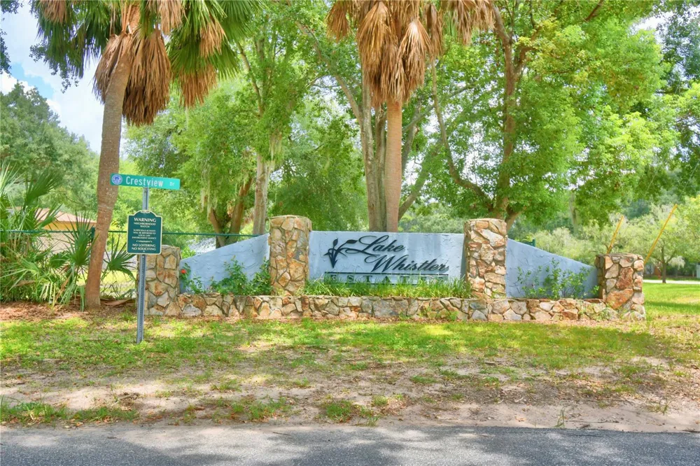 902 CRESTVIEW DRIVE Auburndale, FL 33823