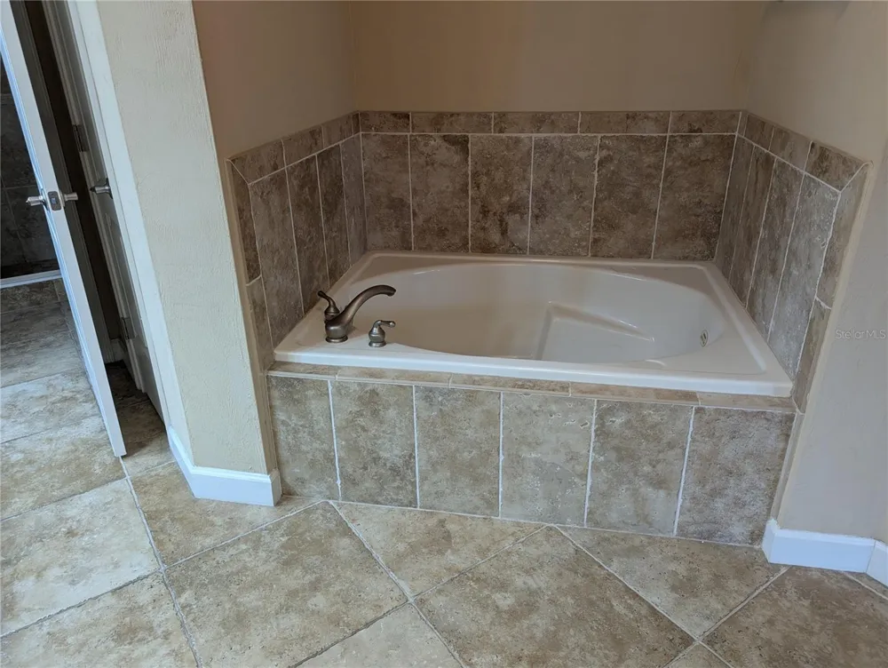 424 LUNA BELLA LANE #424 New Smyrna Beach, FL 32168