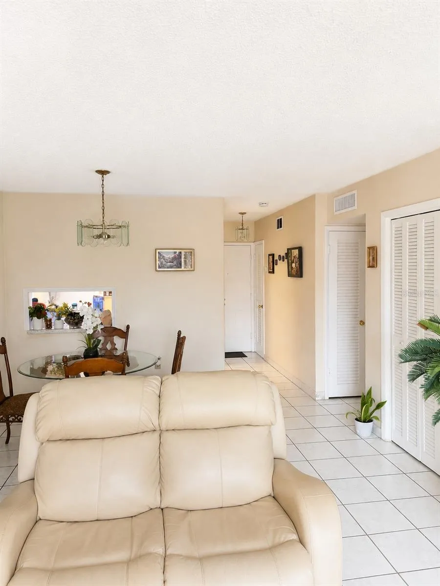 110 ROYAL PALM ROAD #208 Hialeah Gardens, FL 33016