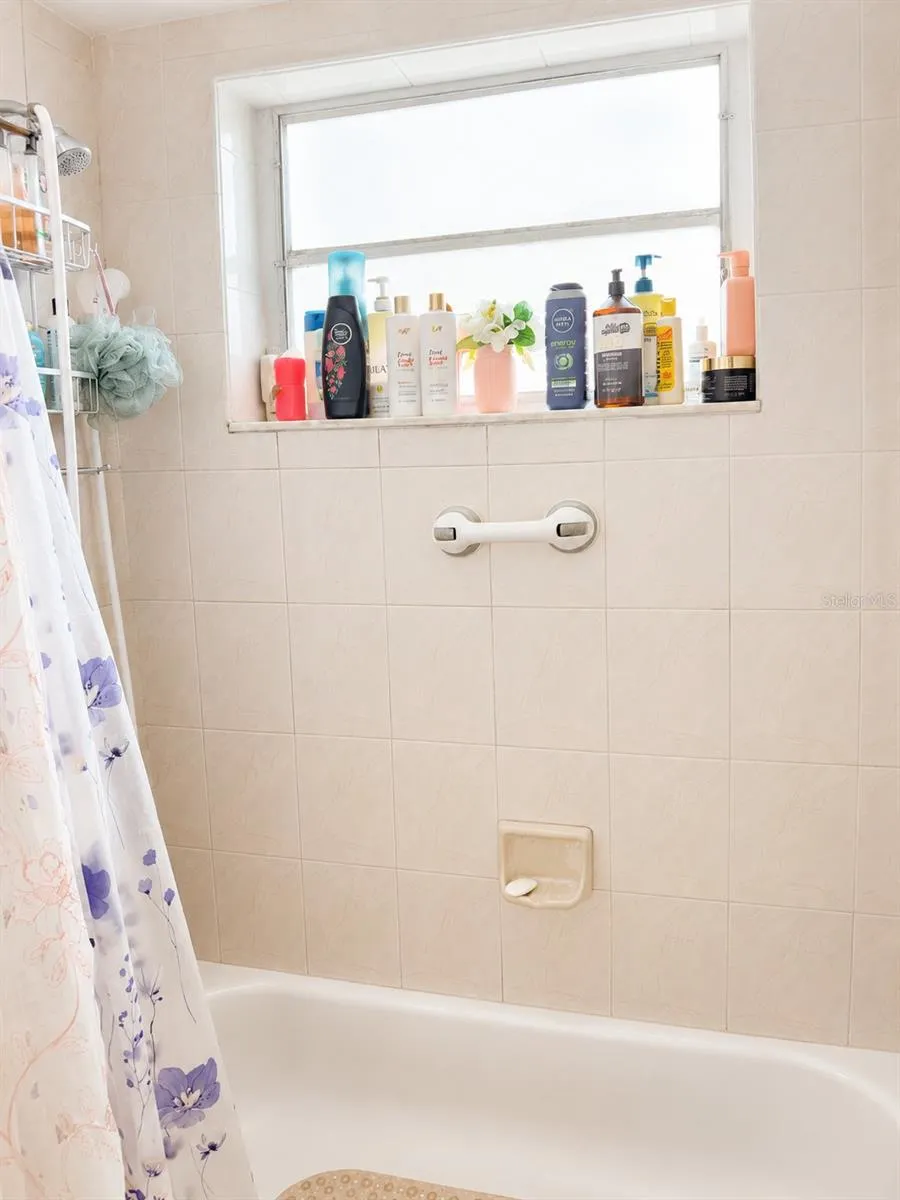 110 ROYAL PALM ROAD #208 Hialeah Gardens, FL 33016