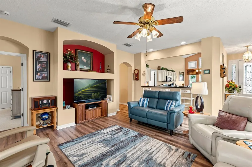 6170 SAILBOAT AVENUE Tavares, FL 32778