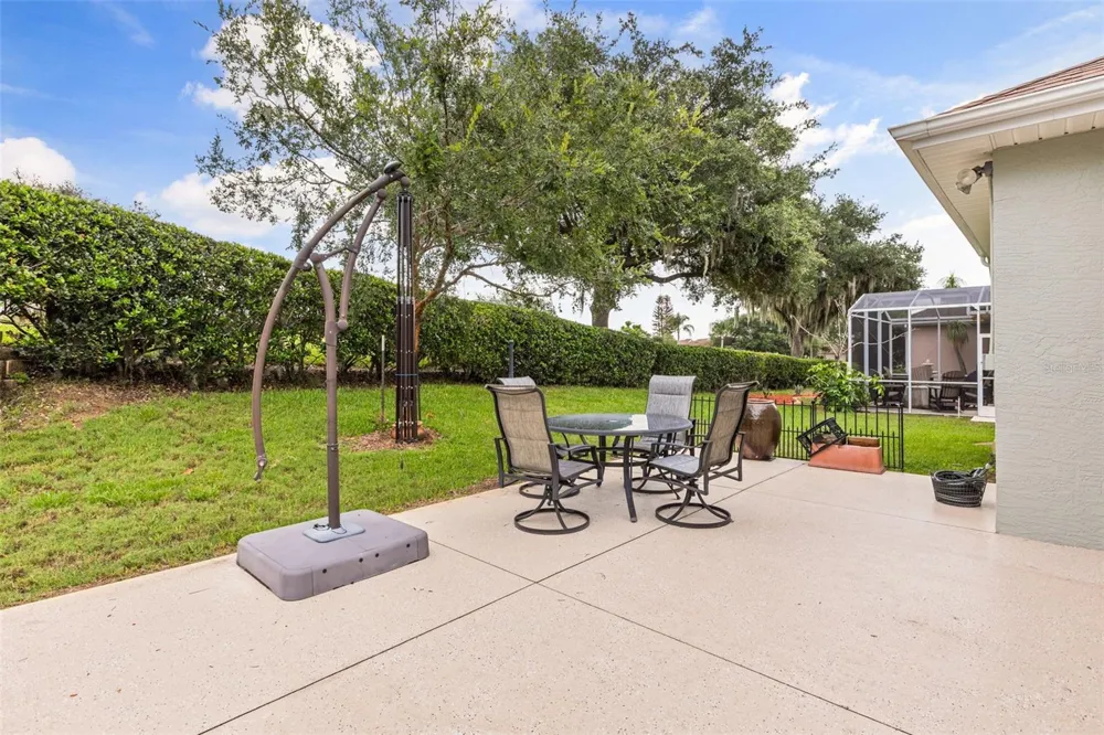 6170 SAILBOAT AVENUE Tavares, FL 32778