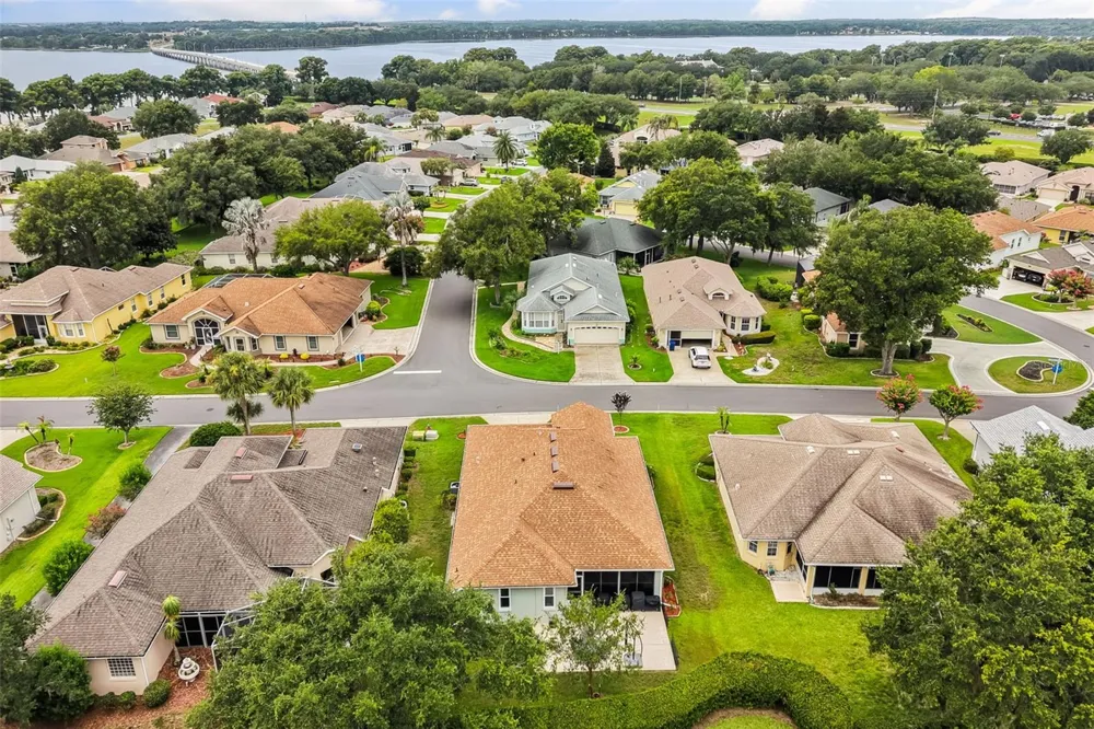 6170 SAILBOAT AVENUE Tavares, FL 32778