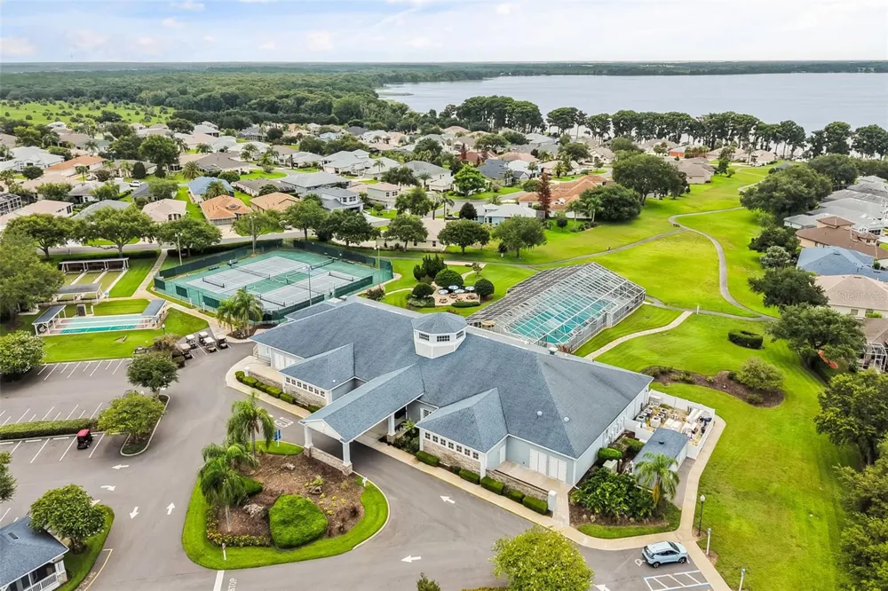 6170 SAILBOAT AVENUE Tavares, FL 32778
