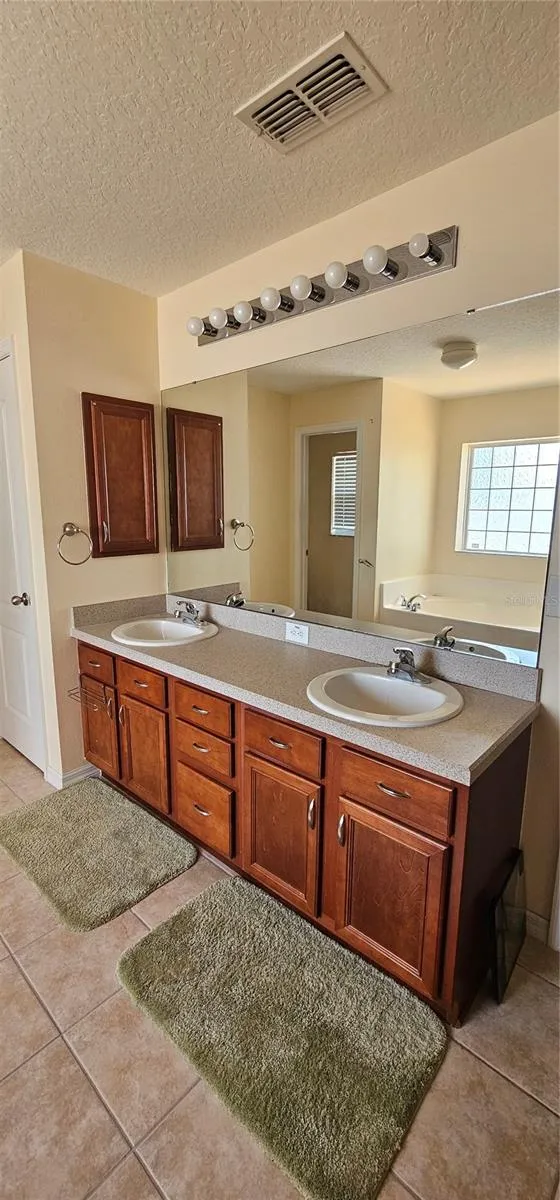 23705 MILFORD DRIVE Eustis, FL 32736