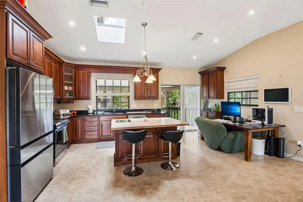 5831 114TH TERRACE Pinellas Park, FL 33782