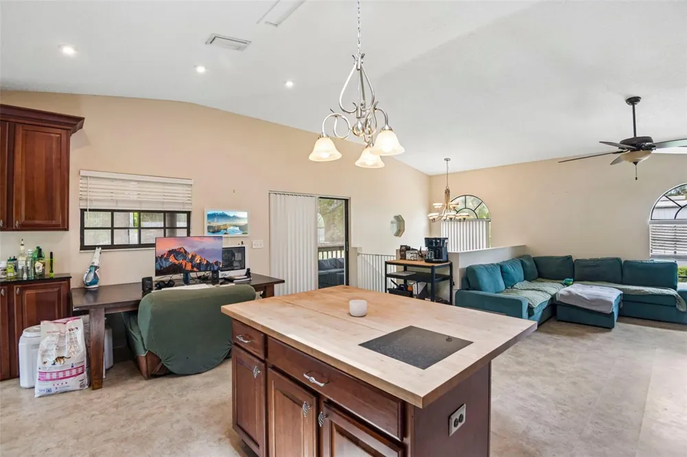 5831 114TH TERRACE Pinellas Park, FL 33782