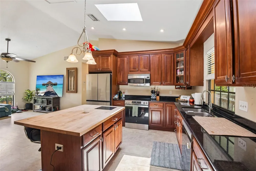 5831 114TH TERRACE Pinellas Park, FL 33782