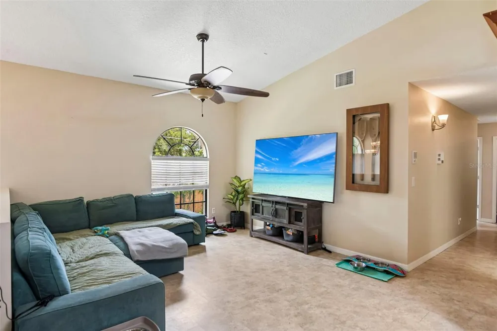 5831 114TH TERRACE Pinellas Park, FL 33782