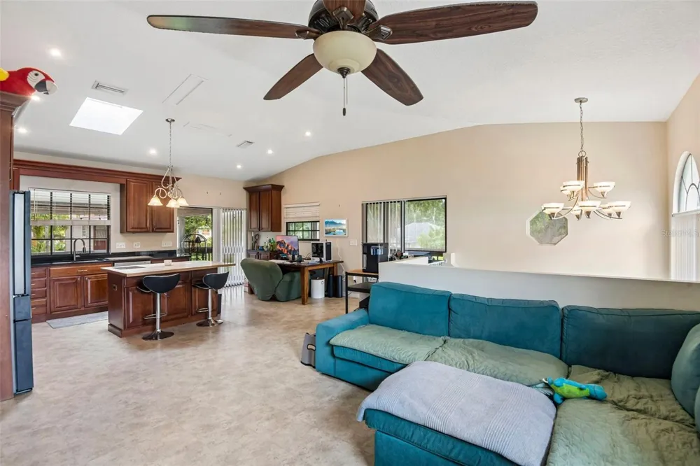 5831 114TH TERRACE Pinellas Park, FL 33782