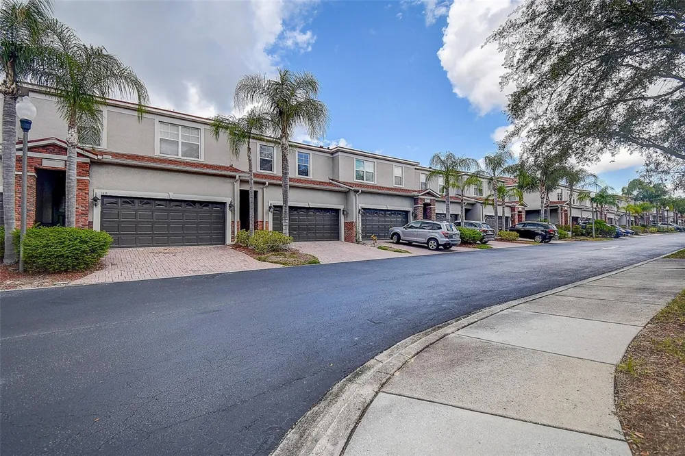 1426 HILLVIEW LANE Tarpon Springs, FL 34689