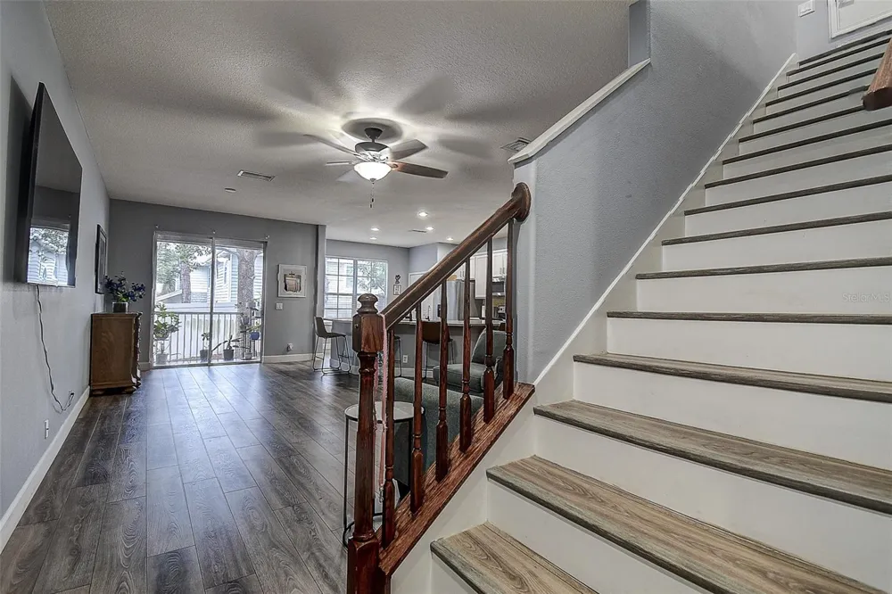 1426 HILLVIEW LANE Tarpon Springs, FL 34689