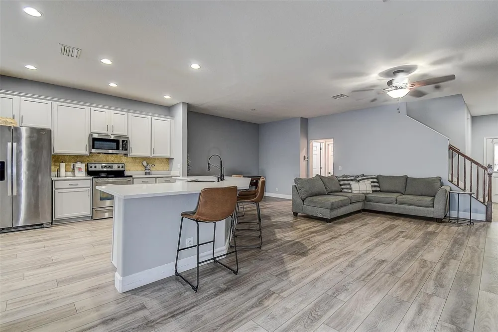 1426 HILLVIEW LANE Tarpon Springs, FL 34689