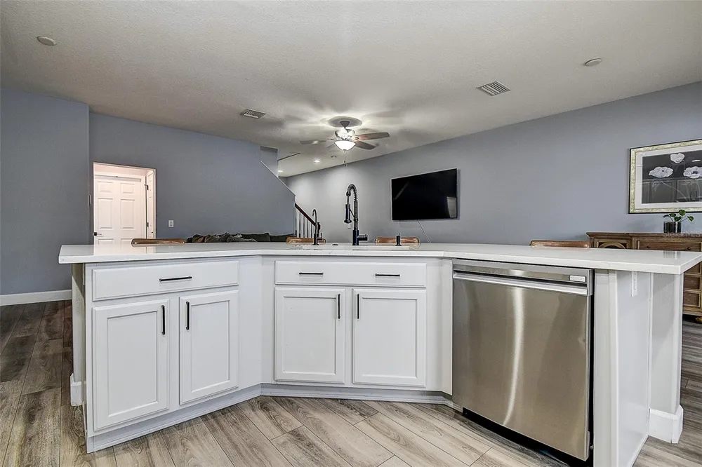1426 HILLVIEW LANE Tarpon Springs, FL 34689