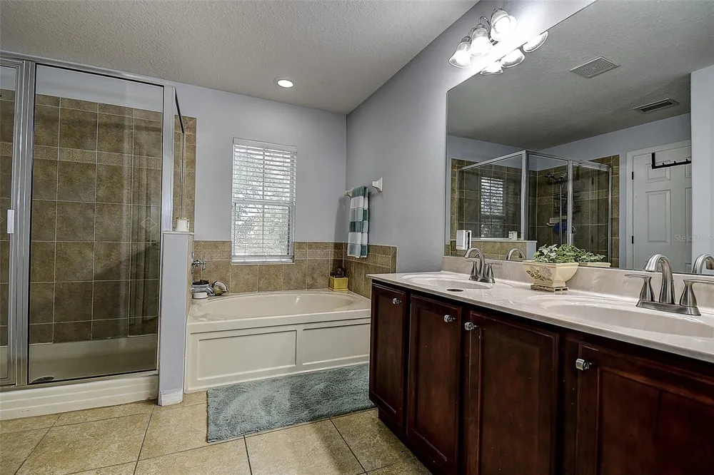 1426 HILLVIEW LANE Tarpon Springs, FL 34689