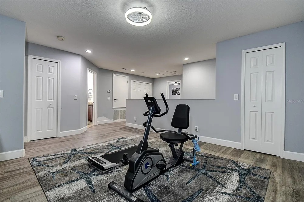 1426 HILLVIEW LANE Tarpon Springs, FL 34689