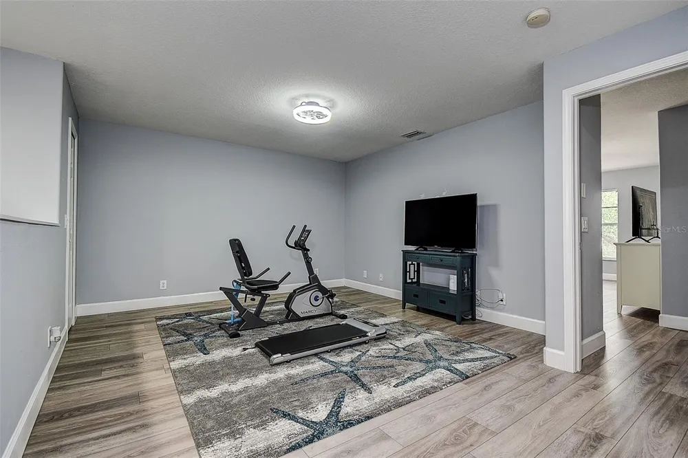 1426 HILLVIEW LANE Tarpon Springs, FL 34689