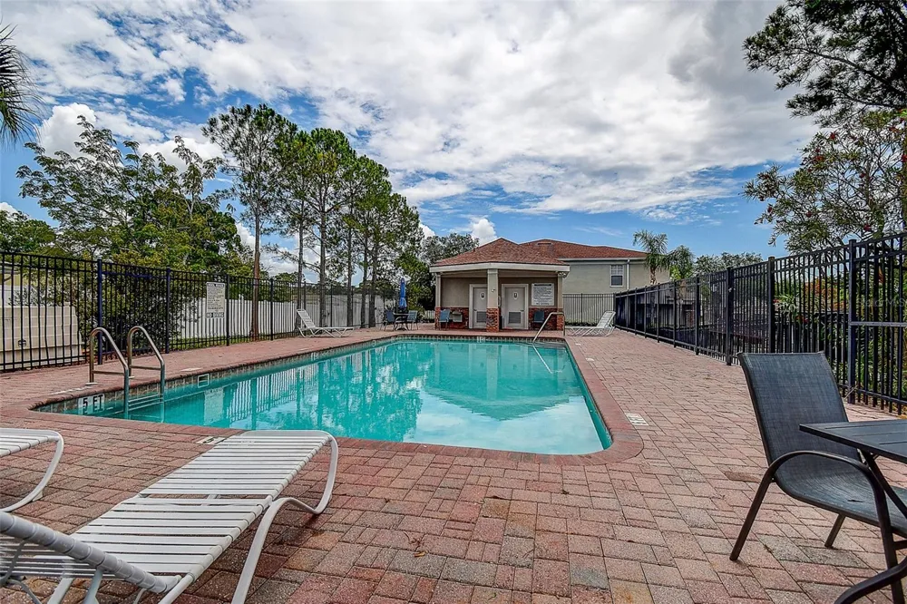 1426 HILLVIEW LANE Tarpon Springs, FL 34689